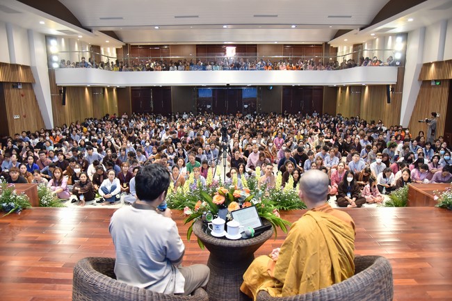 The temple protecting the nation's soul Retreat of Nhan Sinh Club.