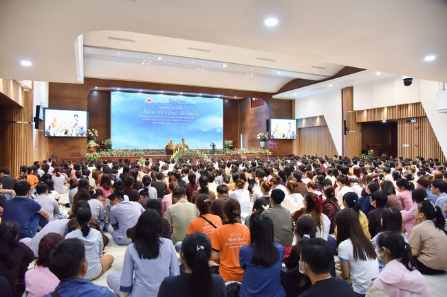 The temple protecting the nation's soul Retreat of Nhan Sinh Club.