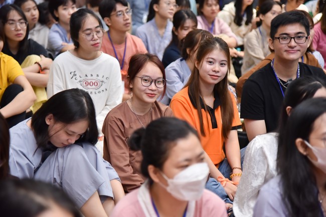 The temple protecting the nation's soul Retreat of Nhan Sinh Club.
