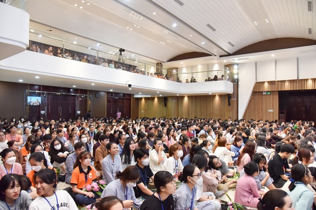 The temple protecting the nation's soul Retreat of Nhan Sinh Club.
