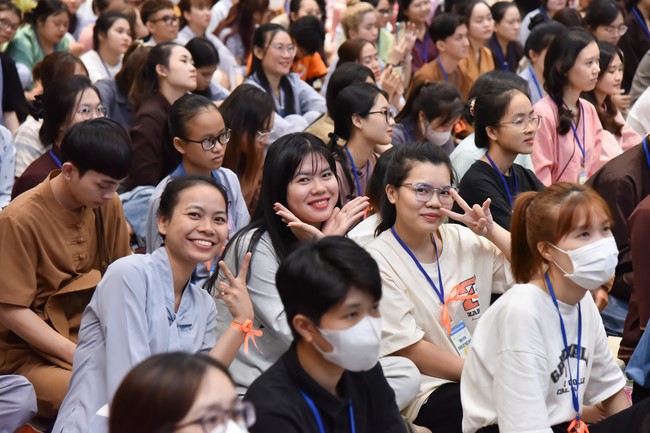 The temple protecting the nation's soul Retreat of Nhan Sinh Club.