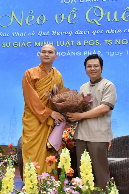 The temple protecting the nation's soul Retreat of Nhan Sinh Club.