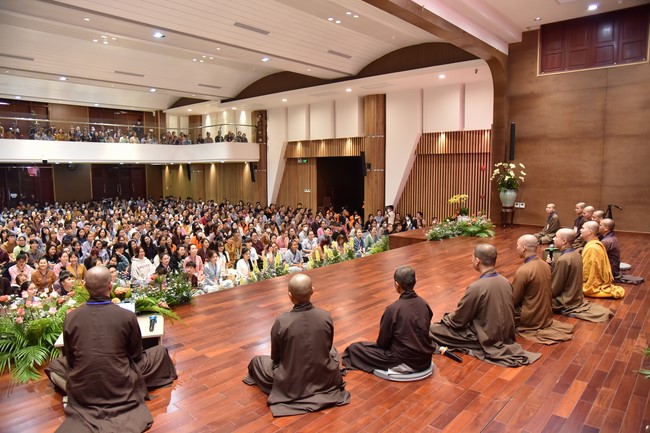 The temple protecting the nation's soul Retreat of Nhan Sinh Club.