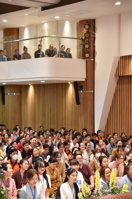 The temple protecting the nation's soul Retreat of Nhan Sinh Club.