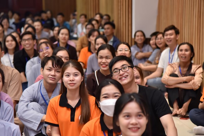 The temple protecting the nation's soul Retreat of Nhan Sinh Club.