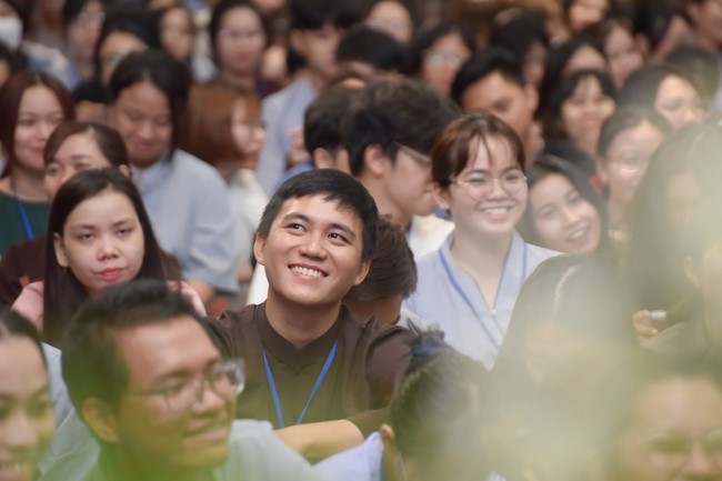 The temple protecting the nation's soul Retreat of Nhan Sinh Club.