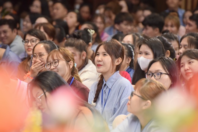 The temple protecting the nation's soul Retreat of Nhan Sinh Club.