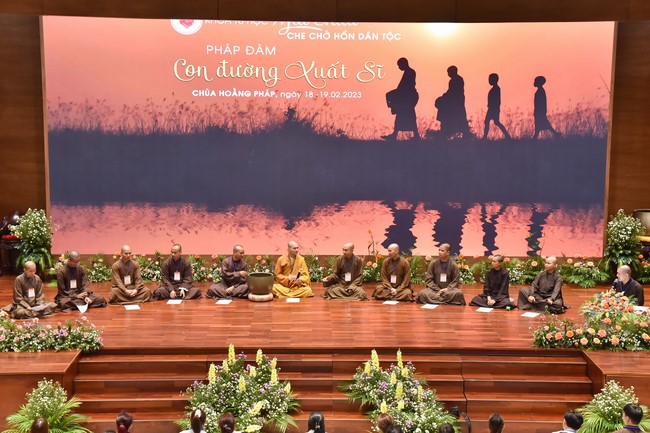 The temple protecting the nation's soul Retreat of Nhan Sinh Club.