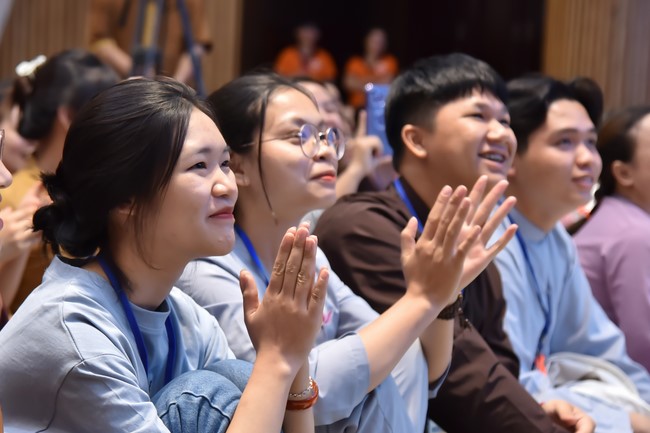 The temple protecting the nation's soul Retreat of Nhan Sinh Club.