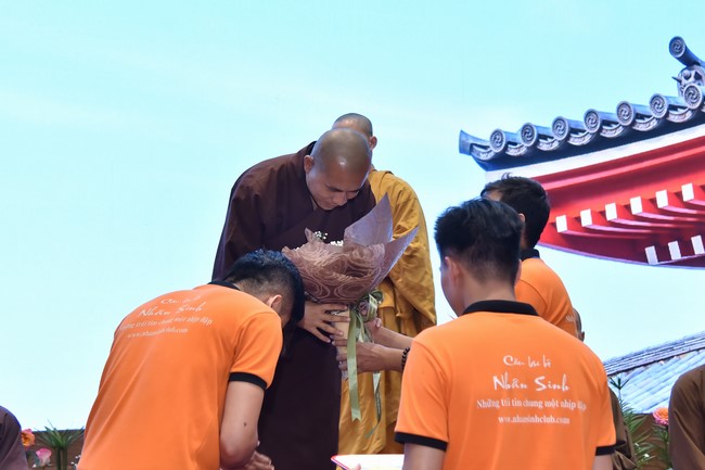 The temple protecting the nation's soul Retreat of Nhan Sinh Club.