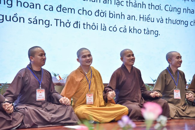 The temple protecting the nation's soul Retreat of Nhan Sinh Club.