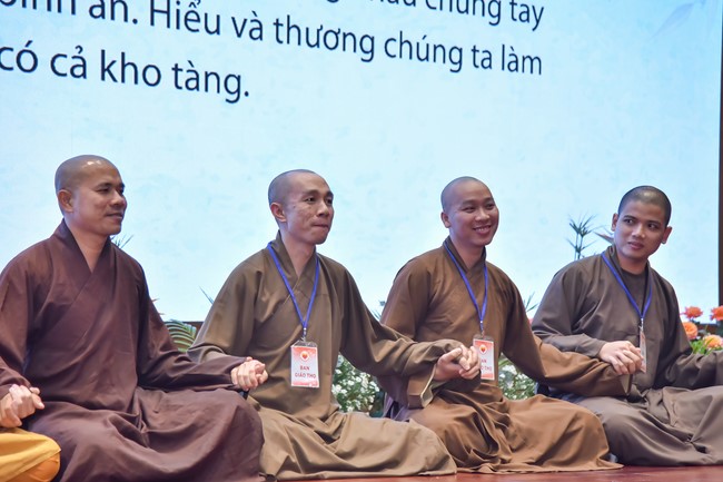 The temple protecting the nation's soul Retreat of Nhan Sinh Club.