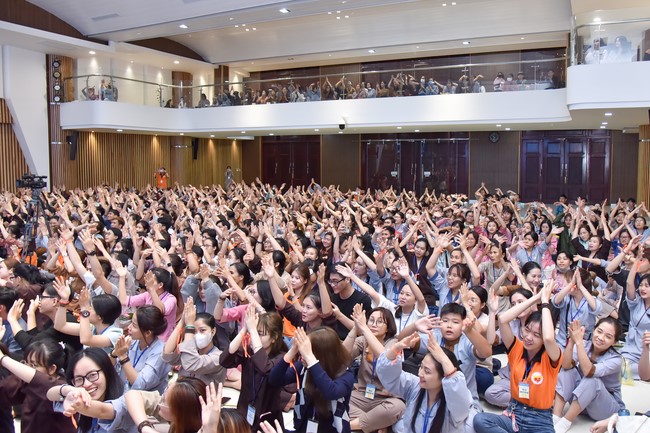 The temple protecting the nation's soul Retreat of Nhan Sinh Club.