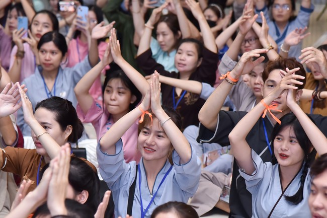 The temple protecting the nation's soul Retreat of Nhan Sinh Club.