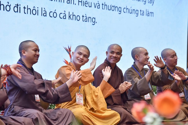 The temple protecting the nation's soul Retreat of Nhan Sinh Club.