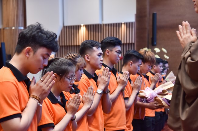 The temple protecting the nation's soul Retreat of Nhan Sinh Club.