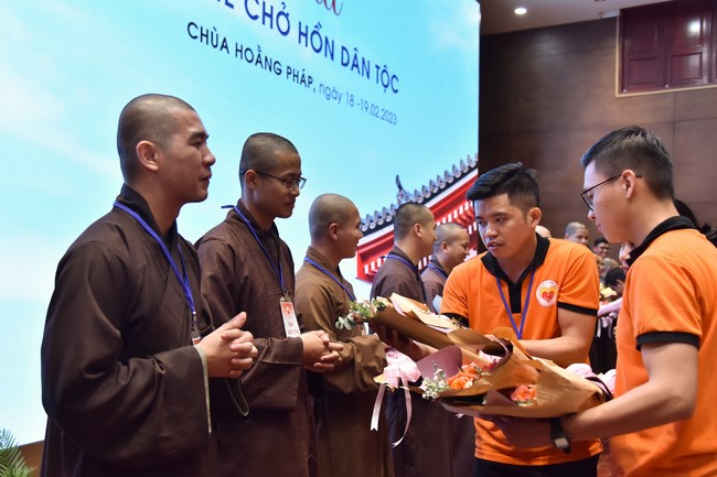 The temple protecting the nation's soul Retreat of Nhan Sinh Club.