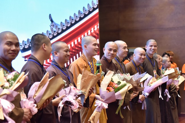 The temple protecting the nation's soul Retreat of Nhan Sinh Club.