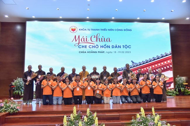 The temple protecting the nation's soul Retreat of Nhan Sinh Club.