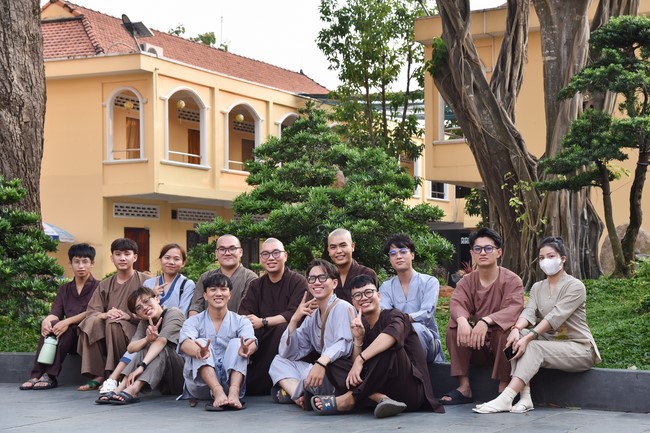 The temple protecting the nation's soul Retreat of Nhan Sinh Club.