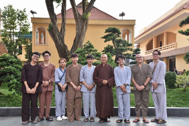 The temple protecting the nation's soul Retreat of Nhan Sinh Club.
