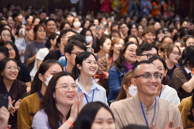 The temple protecting the nation's soul Retreat of Nhan Sinh Club.