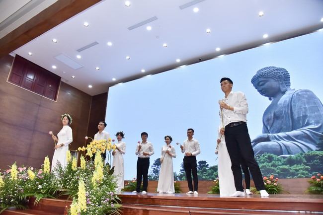 The temple protecting the nation's soul Retreat of Nhan Sinh Club.