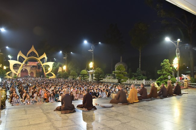The temple protecting the nation's soul Retreat of Nhan Sinh Club.