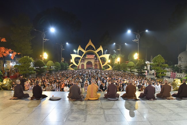 The temple protecting the nation's soul Retreat of Nhan Sinh Club.