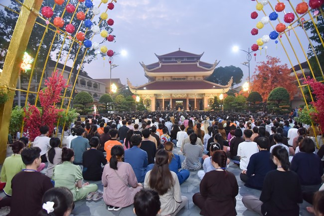 The temple protecting the nation's soul Retreat of Nhan Sinh Club.