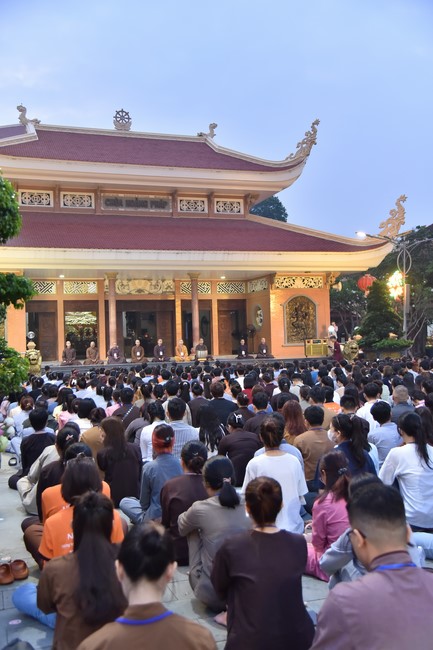 The temple protecting the nation's soul Retreat of Nhan Sinh Club.