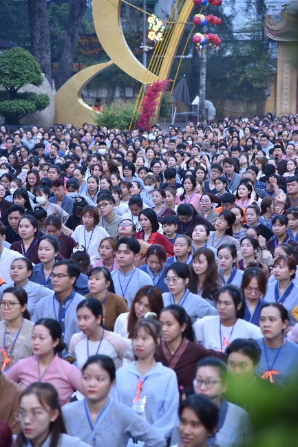 The temple protecting the nation's soul Retreat of Nhan Sinh Club.