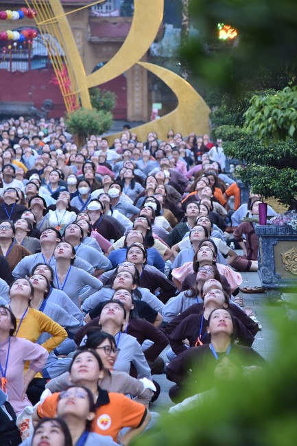 The temple protecting the nation's soul Retreat of Nhan Sinh Club.