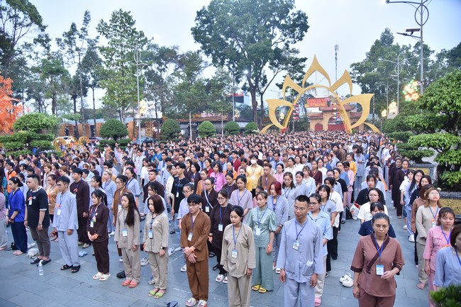 The temple protecting the nation's soul Retreat of Nhan Sinh Club.