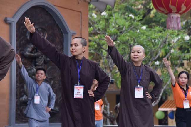 The temple protecting the nation's soul Retreat of Nhan Sinh Club.