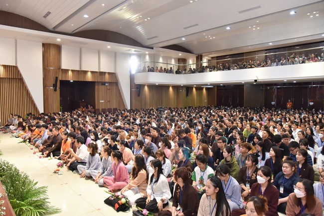 The temple protecting the nation's soul Retreat of Nhan Sinh Club.