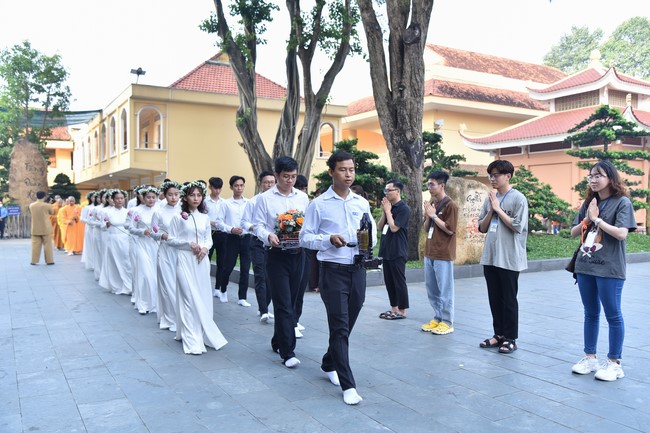 The temple protecting the nation's soul Retreat of Nhan Sinh Club.
