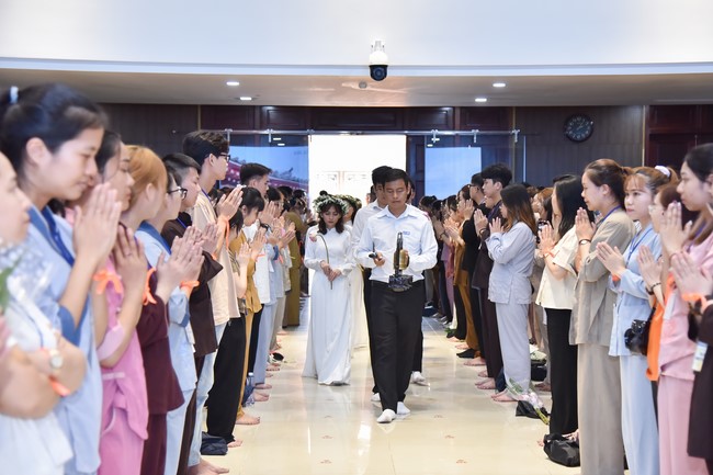 The temple protecting the nation's soul Retreat of Nhan Sinh Club.