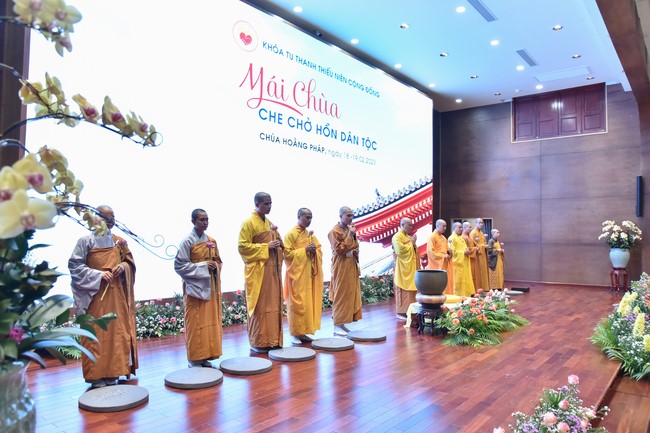 The temple protecting the nation's soul Retreat of Nhan Sinh Club.