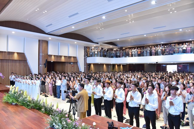 The temple protecting the nation's soul Retreat of Nhan Sinh Club.