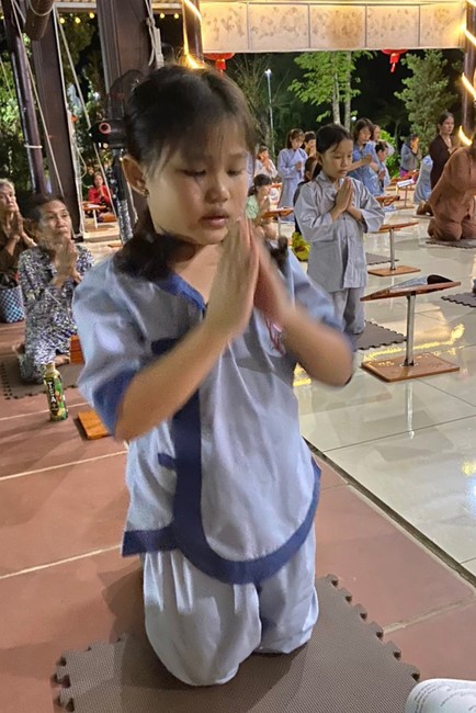 Repentant ceremony on Jan. 29th, Year of the Cat at     Suoi Phap Pagoda