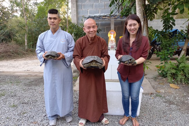 Handing over tortoises and pigeons at Dau Tieng Wildlife Conservation Station, Binh Duong