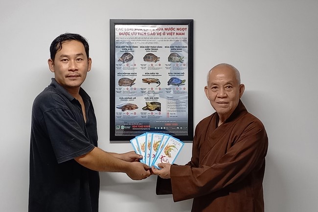 Handing over tortoises and pigeons at Dau Tieng Wildlife Conservation Station, Binh Duong