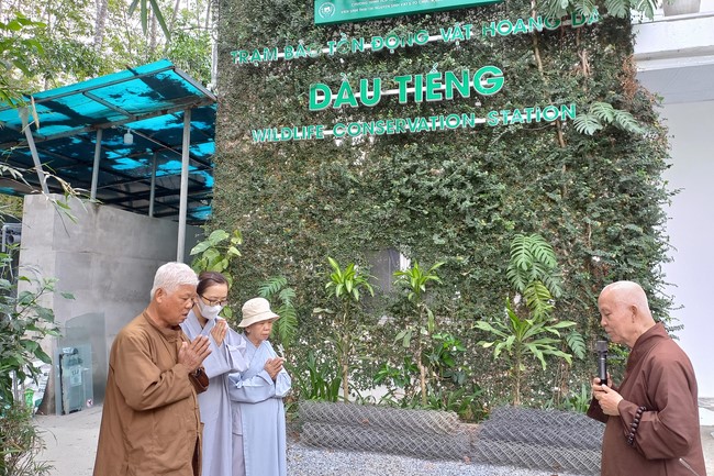 Handing over tortoises and pigeons at Dau Tieng Wildlife Conservation Station, Binh Duong