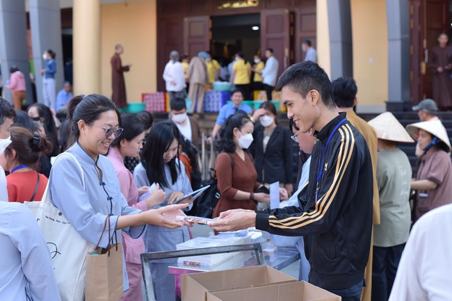 Tu niệm Phật một ngày