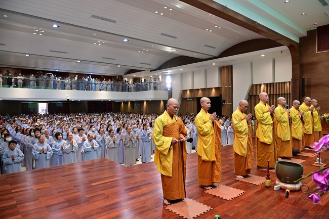 Tu niệm Phật một ngày
