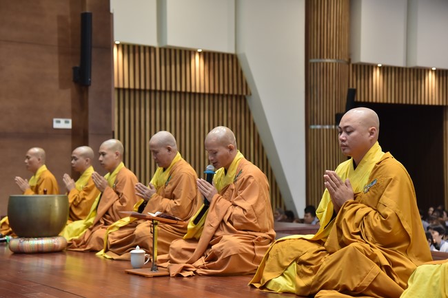 Tu niệm Phật một ngày