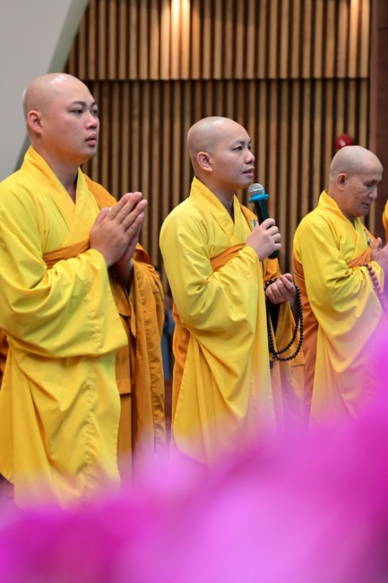 Tu niệm Phật một ngày