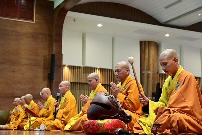 Tu niệm Phật một ngày