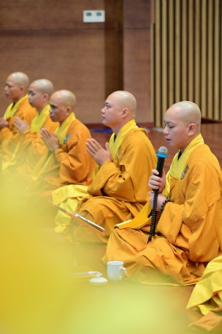 Tu niệm Phật một ngày